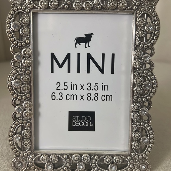 Mini Frame - Picture 3 of 6